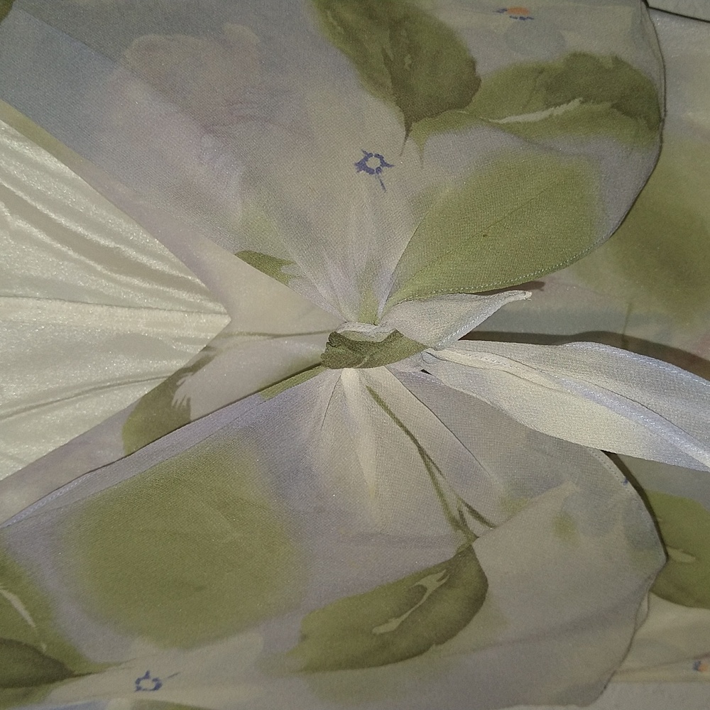 Liz Claiborne VTG Dreamy delicate,8, flutter sleeve - Picture 3 of 13